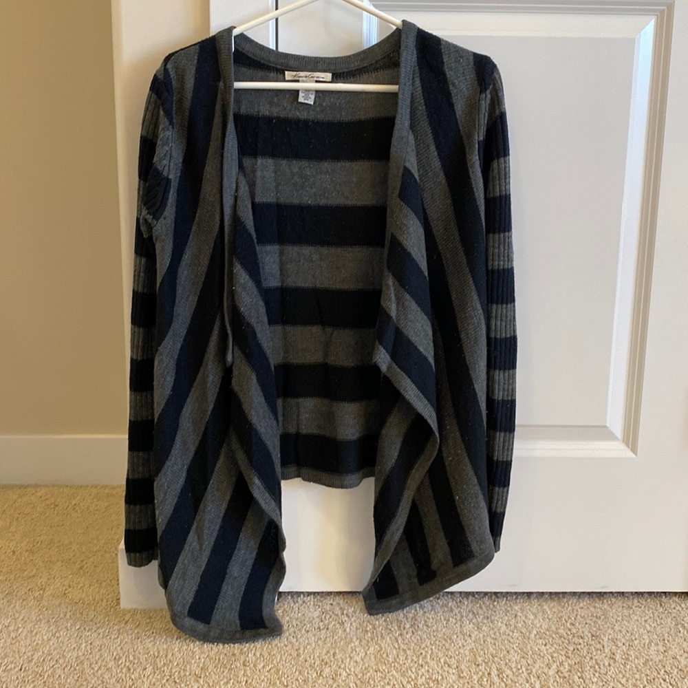 ⭐️2/25⭐️ Kenneth Cole Sweater